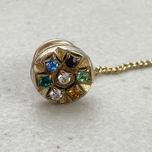 Vintage kleurrijke strass dasspeld jaren 60 goudkleurige stropdasspeld met ketting