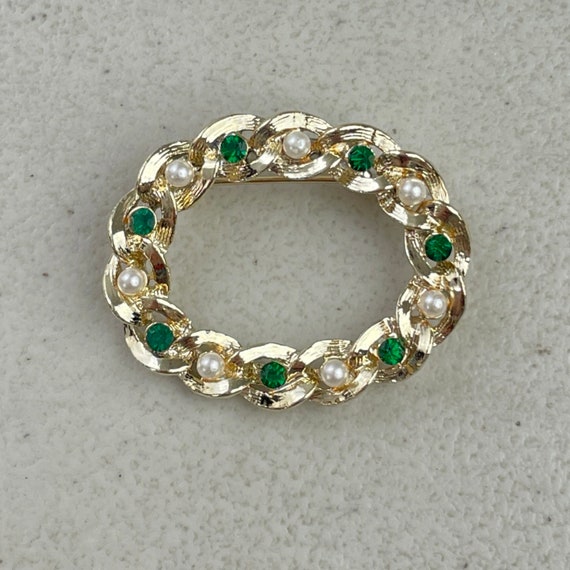 Vintage Green Crystal & Faux Pearl Brooch 1970s G… - image 1