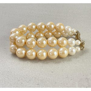 Vintage Faux Pearls Bracelet 1980s Double Strand Bracelet Champagne & White | Gold Tone Metal Seashell Clasp
