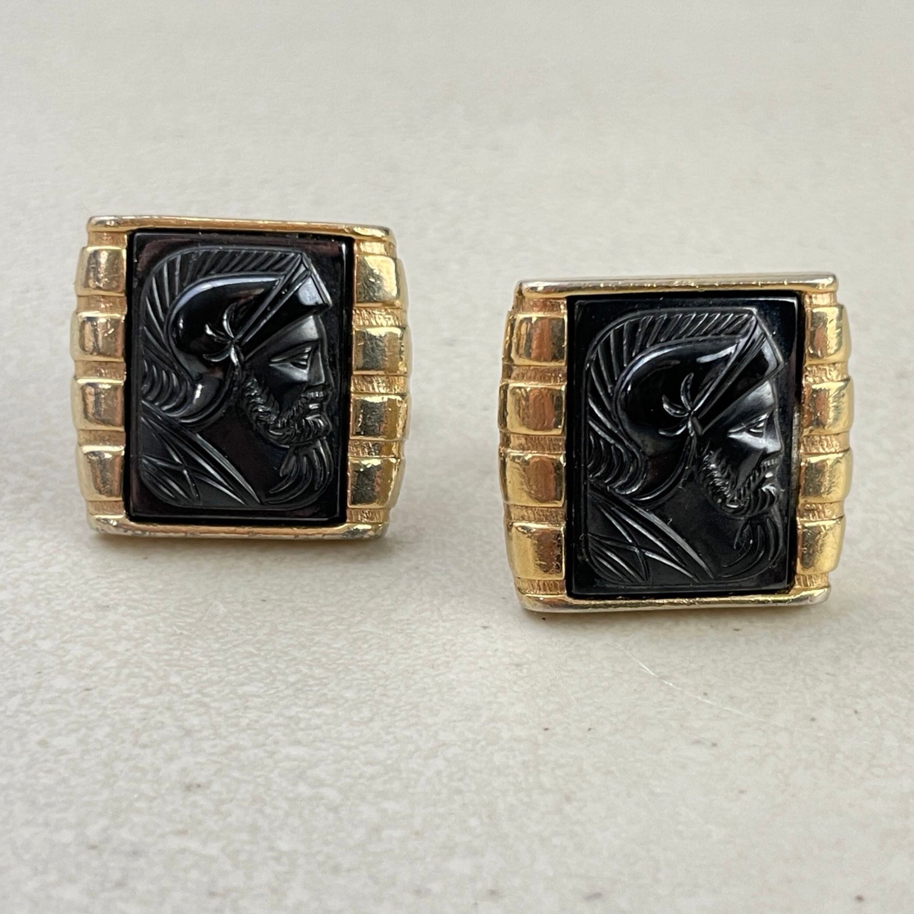 Boutons De Manchette Homme Dorés Avec Soldat Romain Sculpté - Métal, Occasion En Bel état