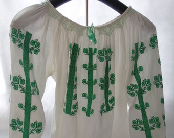 Vintage 1975  Women’s Handmade Romanian Embroidered Blouse Green & White Cotton S