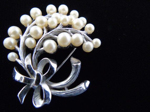 Vintage Trifari Brooch Silver Tone Bouquet With B… - image 1