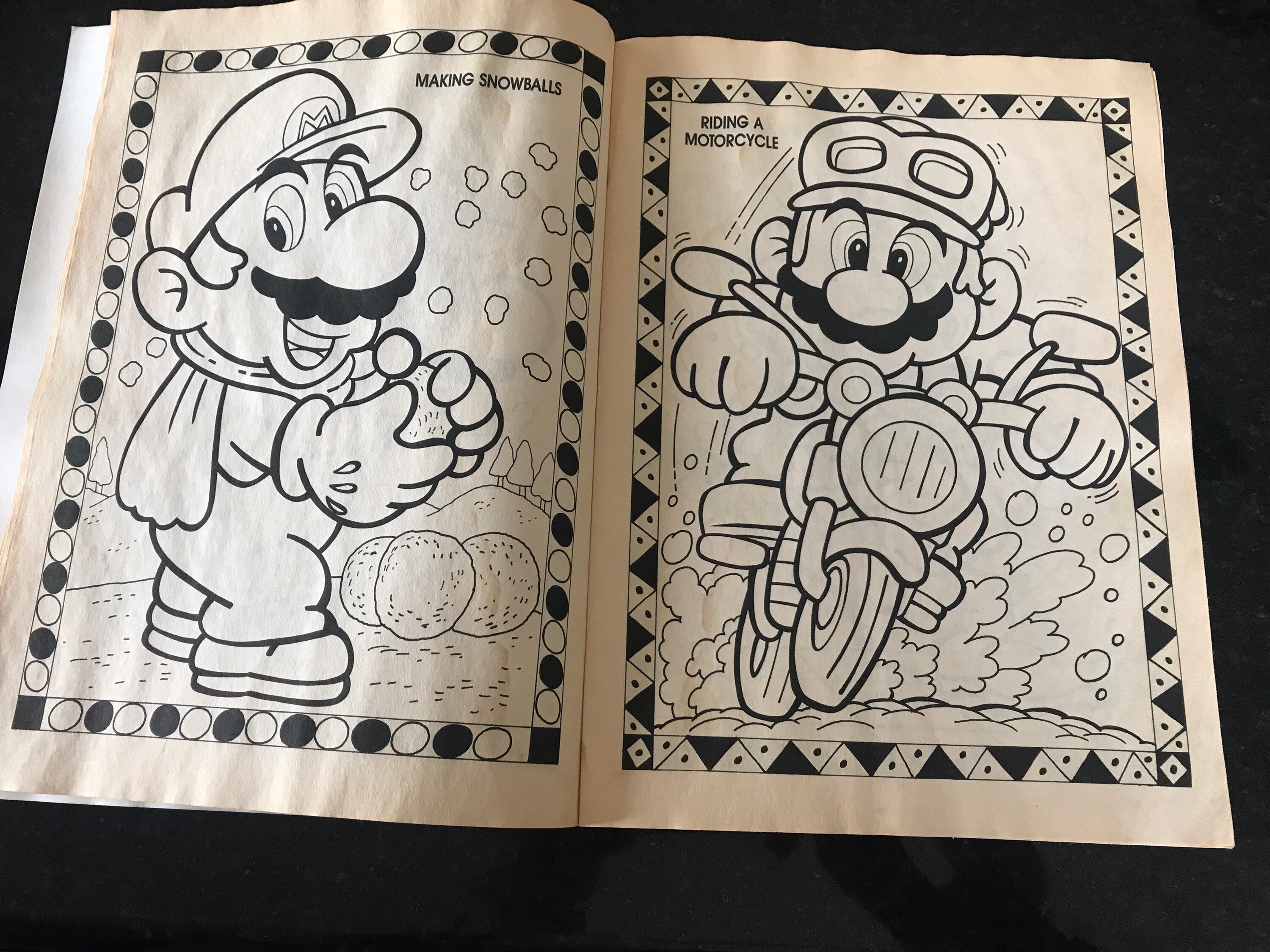 Vintage 1989 Nintendo Super Mario Bros. - Coloring Book - 95% unused pls  read de