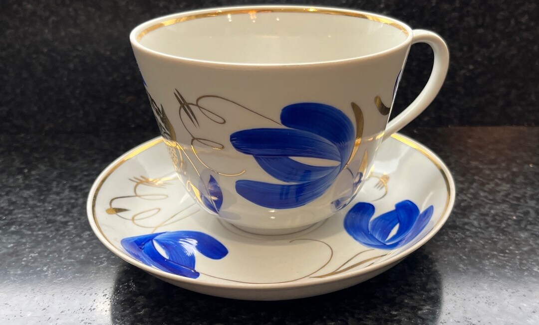 Vintage Dulevo Russian Porcelain Tea Cup and Saucer Blue White Gold ...