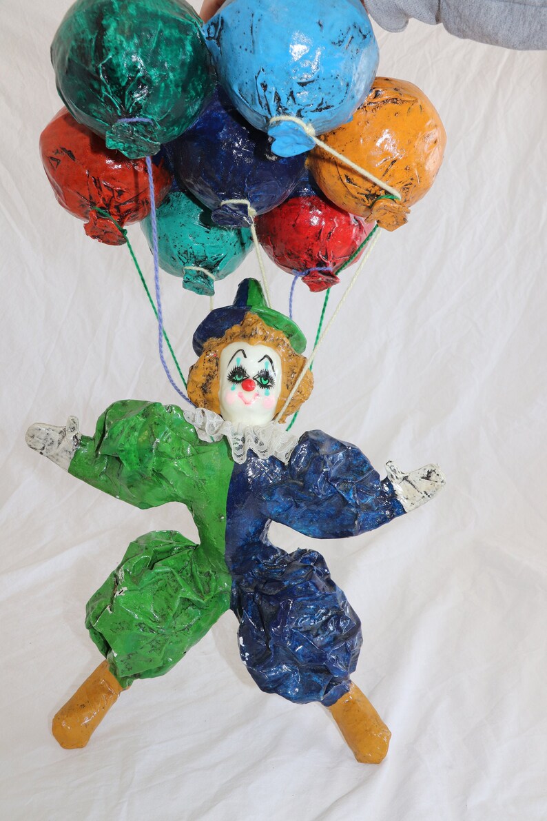 Vtg 1973 Paper Mache Large Clown Floating From 7 Balloons Etsy UK