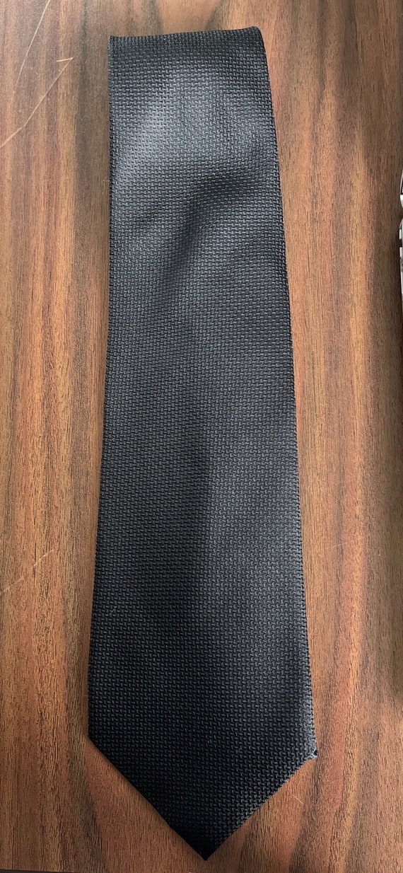 Vintage Men’s Van Heusen Tie Handmade All 100% Si… - image 1