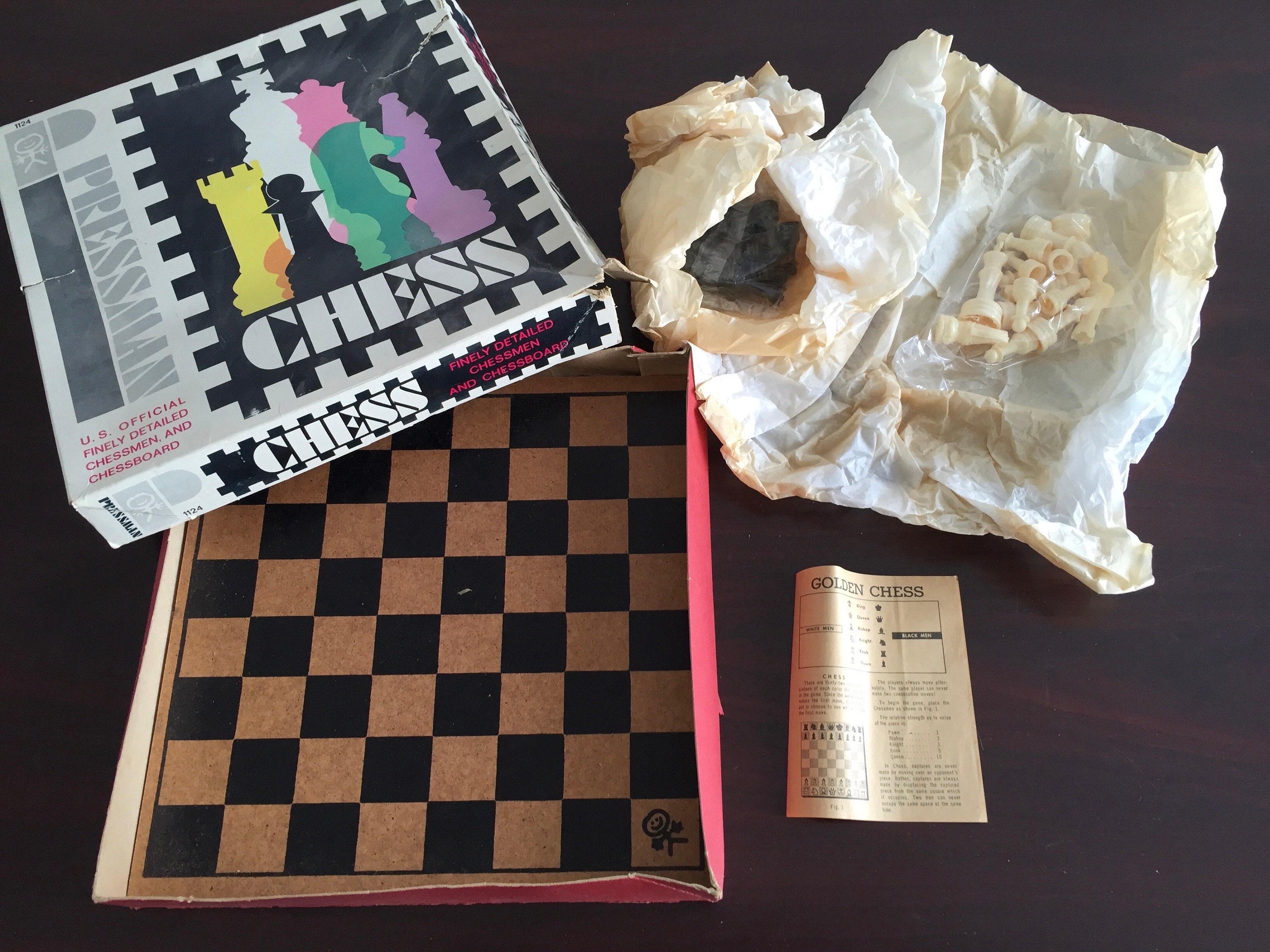 Vtg Chess Set Check Mate Travel Game Paper Unique Item Co Gift Complete  1942