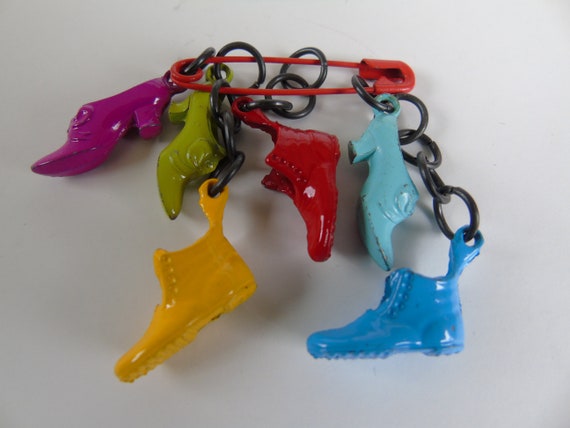 Vintage 1980's Mini Shoe Charms On Red Safety Pin… - image 3