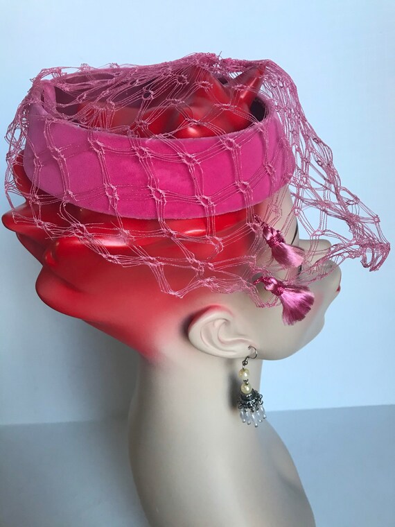 Vtg 1950's Hot Pink Round Velvet Intricate Nettin… - image 6