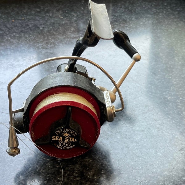 Vintage 1960's Pflueger Sea Star 1050 Spinning Reel Akron, Ohio USA