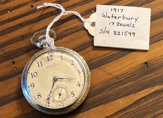 Antique 1917 Waterbury Pocket Watch 17 Jewels S N 821599 Silver Tone Base Metal Embossed Back Of Case