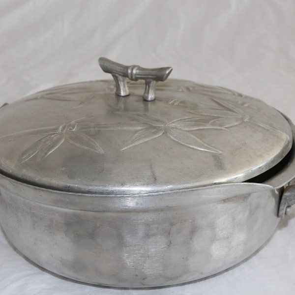 Everlast Forged Aluminum Casserole Dish Bamboo Pattern Hammered Base With Lid