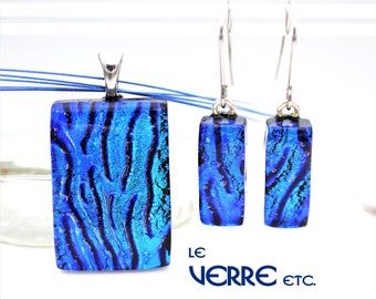 Boucles d'oreilles, Pendentif, verre dichroïque, dormeuses, acier inoxydable, inox, bleu, verre fusion, verre, fait main, ensemble