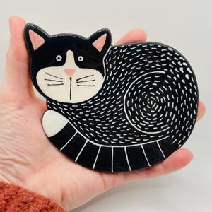 Saboneteira de cerâmica feita à mão em formato de gato