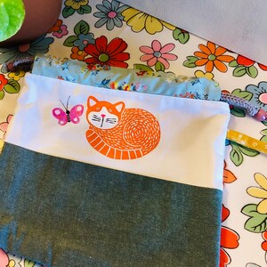 Knitting Project Bag, Handmade Drawstring Bag Hand Painted with a Cat, Project Bag, Sock Knitting Bag image 5