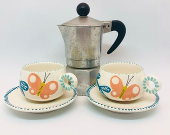 Tasse à expresso en céramique faite à la main peinte à la main avec un papillon et un motif floral, céramique et poterie, tasse et soucoupe faites à la main, amateurs de café