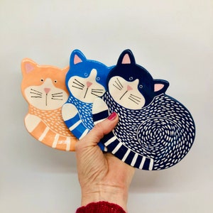 Handmade Ceramic Cat Soap Dish, Hand Painted Soap Dish , Bathroom Accessory, Housewarming Gift, Soap Dish in the Shape of a Cat