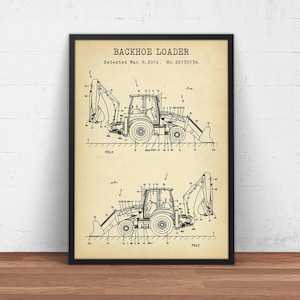 Könnte beinhalten: Eine Schwarzweiß-Zeichnung eines Baggerschaufel-Lader-Patents. Das Patent trägt den Titel "Backhoe Loader" und die Patentnummer lautet 20130136. Das Patent wurde am 9. März 2012 eingereicht. Die Zeichnung zeigt zwei Ansichten des Baggerschaufel-Laders, eine von der Seite und eine von vorne.