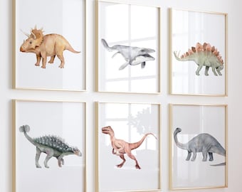 Zestaw pionowych grafik ściennych z dinozaurami w akwarelach do pokoju dziecięcego