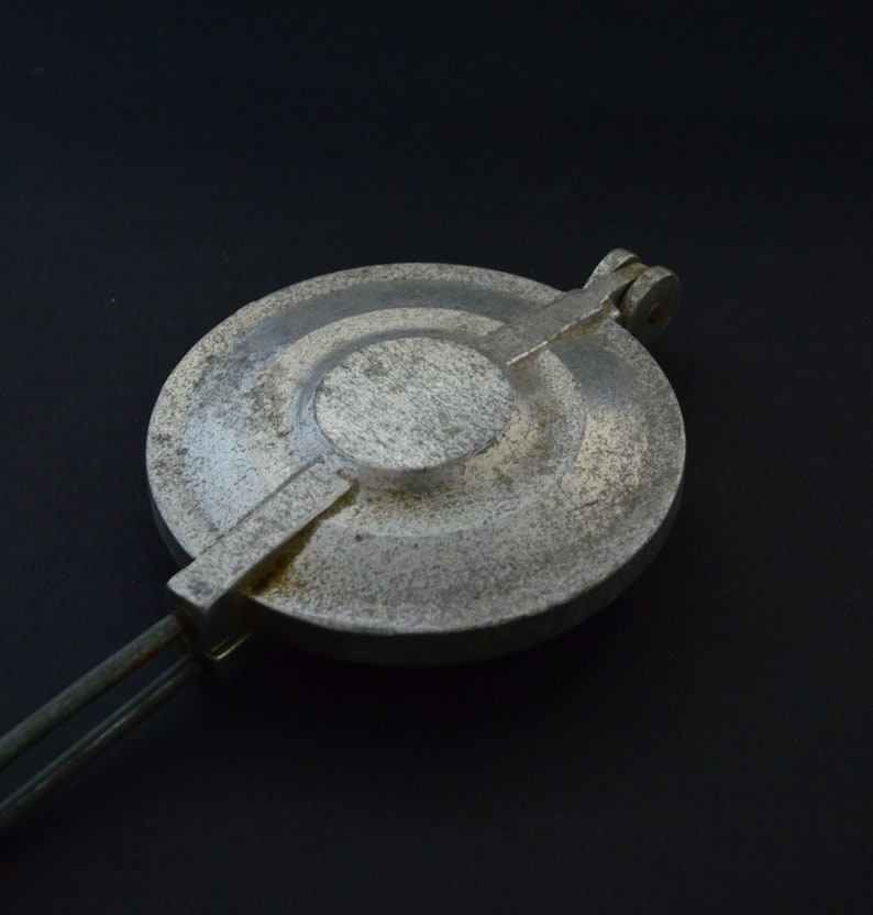 Antique vintage WAFFLE IRON cast aliminum waffles maker wafer wafers cookie 4.5 kitchenware kitchen decor gift utensils