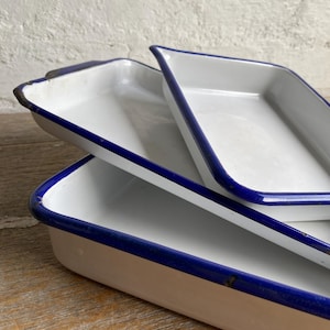 Set of 3 Vintage Blue White Enamel Trays – Farmhouse Cottage Kitchenware Serving