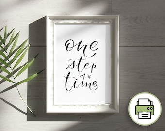 Lettering Poster - One step at a time - Printable. Wandbild / Postkarte zum selbst ausdrucken. Brushlettering / Handlettering - handgemalt