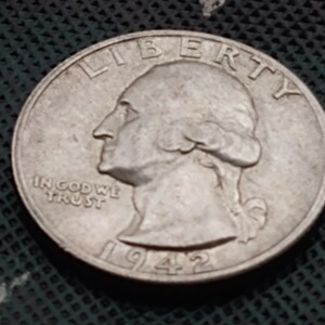 1942 S Washington Quarter.  Better date and shape #D3219
