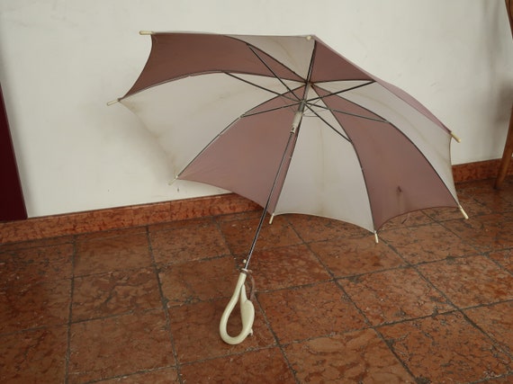 Gloria Vanderbilt brand umbrella, from the Seventi