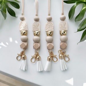 Perlen Schlüsselband: Holzperlen handbemalt, Silikonperlen Boho Geschenk für Lehrerin/Krankenschwester