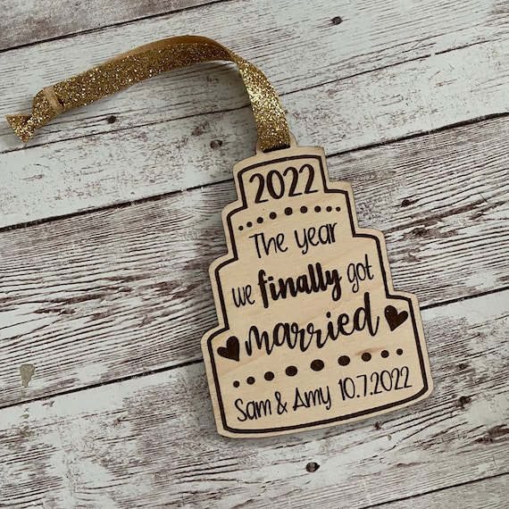 2024 Wedding Gift the Year We Finally Got Married Christmas Tree