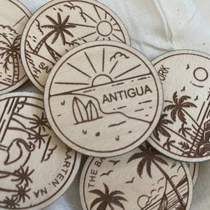 Jeton ou aimant de voyage d'Antigua | Jetons de collection pour l'état, la ville, le monument, les parcs nationaux ou le pays du bois | Jeton de suivi de voyage