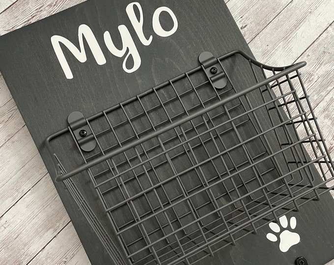 Vertical Dog Leash Hook and Basket Sign Combo | Custom Dog Name sign with attached basket and leash hooks | Pet Leash Organizer