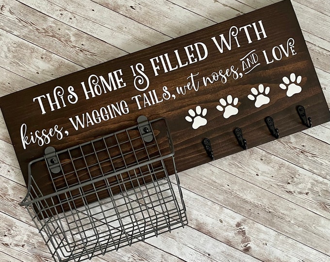 INTERNATIONAL SHIPPING - This home is filled with kisses, wagging tails, wet noses and love | Leash Hook and Basket Sign | Dog Parent Gift