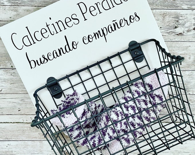 Spanish Laundry Room Sign |  Calcetines Perdidos buscando companeros | Lost Socks Basket | Laundry Room Decor