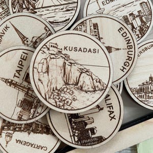 Jeton ou aimant de voyage de Kusadasi | Jetons d'état, de ville, de point de repère, de parcs nationaux ou de pays du bois | Jeton de suivi de voyage