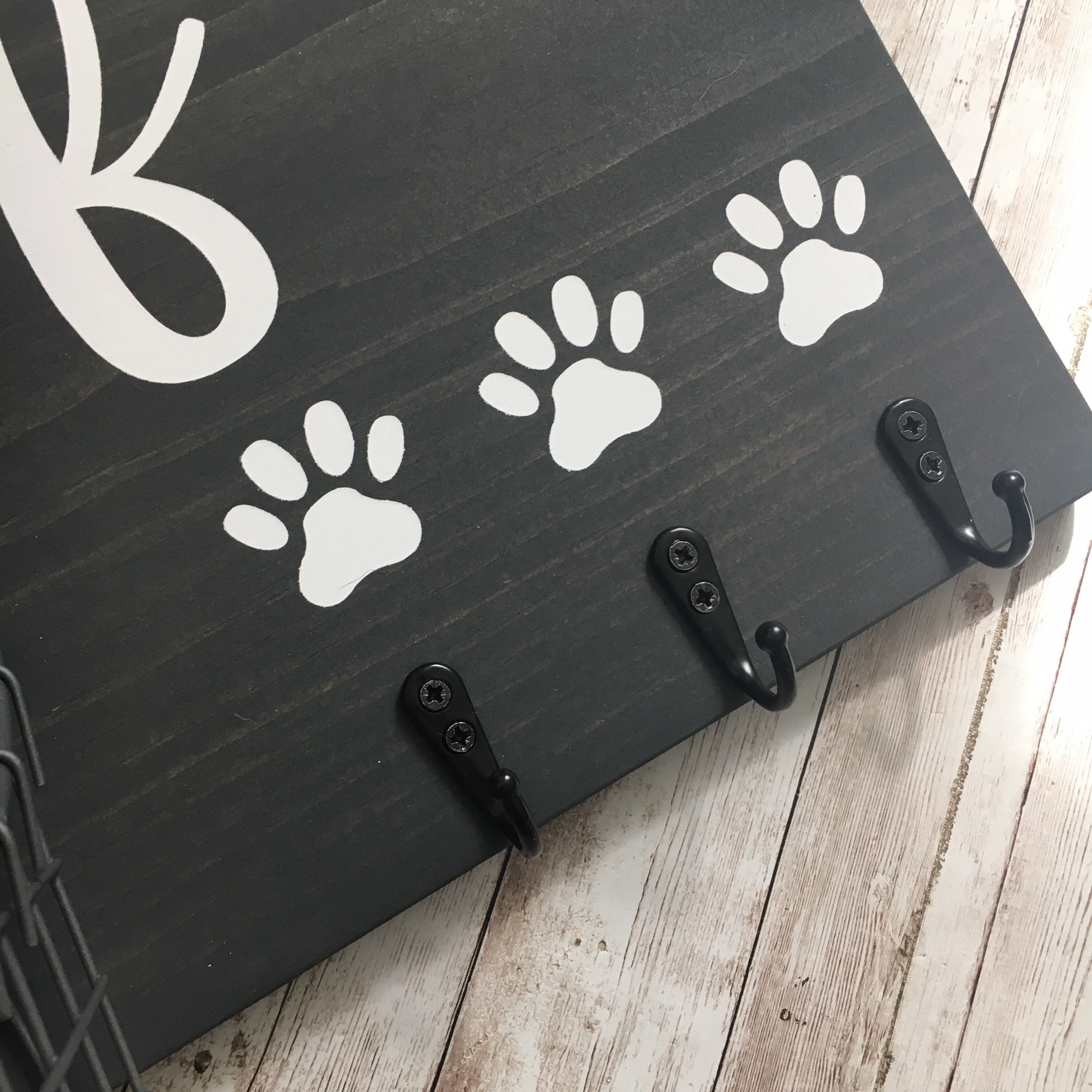 Woof Dog Leash Hook and Basket Sign Combo Dog Organizer with attached