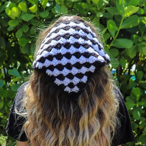 Geruite gehaakte bandana