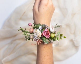 White Flower wrist corsage, Pink flower Bridesmaids corsage, Flower wrist corsage, Blush Bridesmaids wrist corsage, Bridal wrist corsage