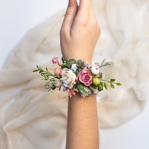 White Flower wrist corsage, Pink flower Bridesmaids corsage, Flower wrist corsage, Blush Bridesmaids wrist corsage, Bridal wrist corsage