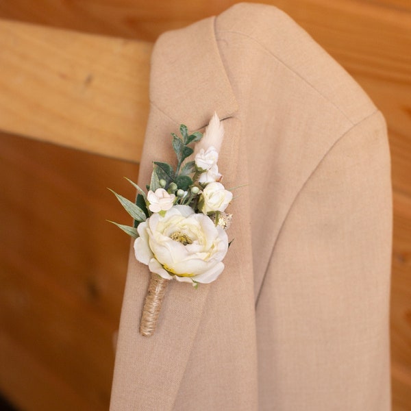 Boutonniere pana młodego, boutonniere z kości słoniowej, akcesoria ślubne dla mężczyzn, boutonniere kwiatowy Boho, boutonniere męskie