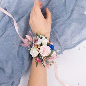 Boho wrist corsage, Bridal flower corsage, Wedding wrist corsage, Bridesmaid floral bracelet, Flower corsage set, Blush wrist corsage