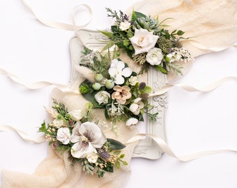 Bridesmaid wrist corsage, White flower corsage, Bridal floral bracelet, Floral wrist corsages, Beige wedding corsage, Blush flower bracelets