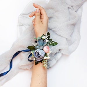 Prom corsage and boutonniere set, Navy wrist corsage, Blue corsages, Wedding boutonniere set, Homecoming, Navy blue grooms boutonniere
