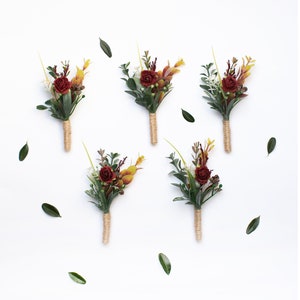 Burgundy flower boutonniere, Rustic floral buttonhole, Boutonniere for men, Groomsmen boutonniere, Wedding flower boutonniere