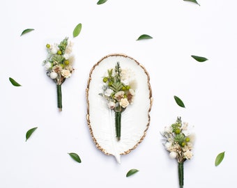 Dried flower boutonniere, Man's floral buttonhole, Rustic flower buttonhole, Green wedding buttonhole, Woodland wedding, Beige boutonniere