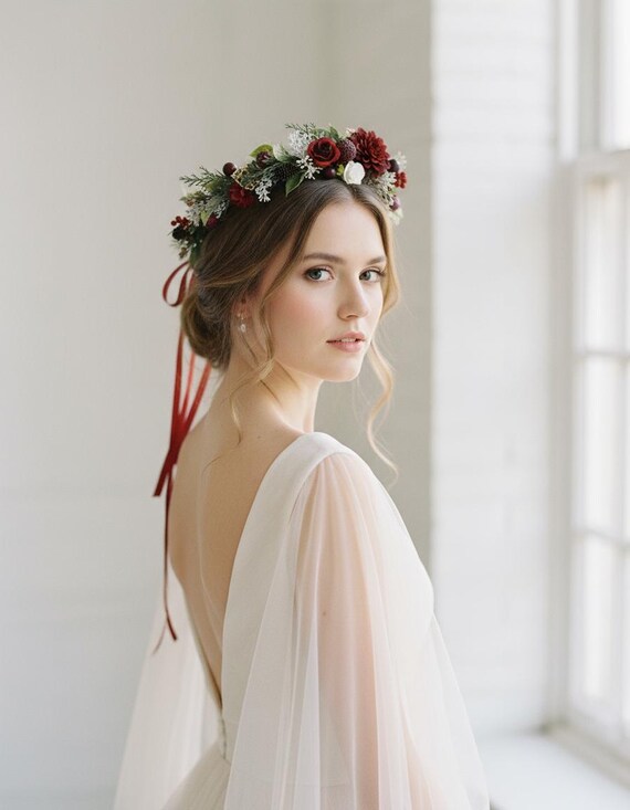 Pine Cone Crown, Red Berry Hair Piece, Woodland Christmas  display picture 1