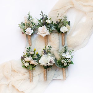 Men's floral boutonniere, White flower buttonhole, Groom's boutonniere, Ivory buttonhole set, Rustic wedding, Wedding accessories