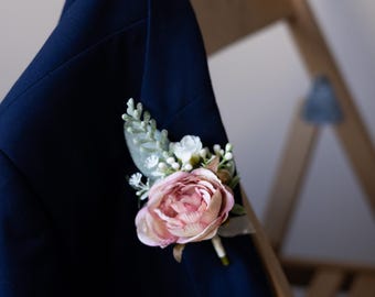 Homecoming boutonniere Light pink wrist corsage Meadow wedding outdoor Boho flowers accessories for jacket Groom boutonniere Gift for him