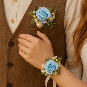 Blue white corsage and boutonniere set prom, Rose wrist corsage for wedding, Bridesmaid flower girl corsage, Rustic green man boutonniere