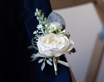 Boutonniere homecoming White  flower boutonniere Dried flower corsage buttonhole Groom peony  boutonniere Spring wedding Boho accessories